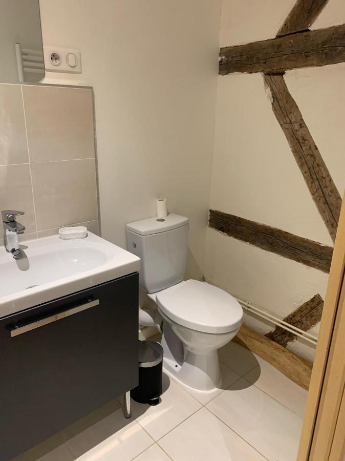 Bel Appartement En Coeur De Ville - 20 Minutes Du Pal Мулен Экстерьер фото