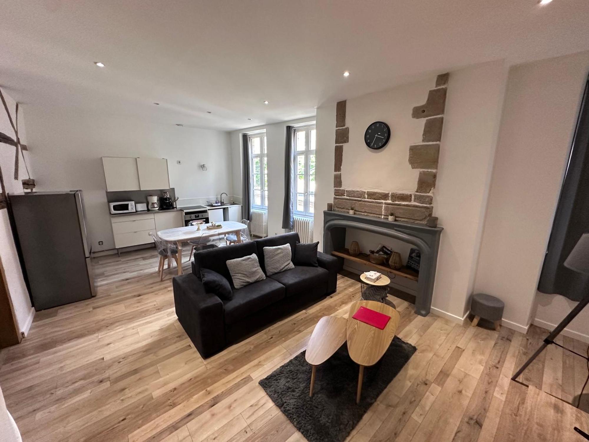 Bel Appartement En Coeur De Ville - 20 Minutes Du Pal Мулен Экстерьер фото