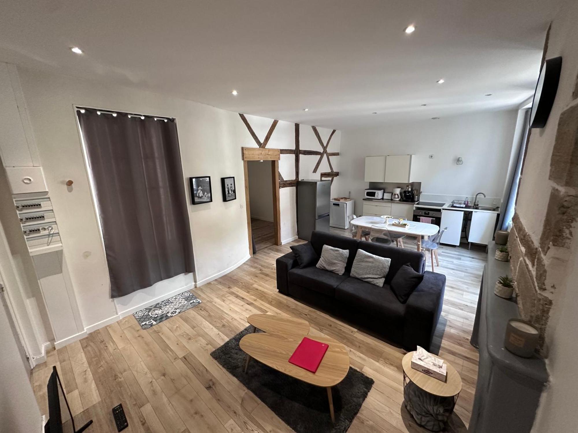 Bel Appartement En Coeur De Ville - 20 Minutes Du Pal Мулен Экстерьер фото